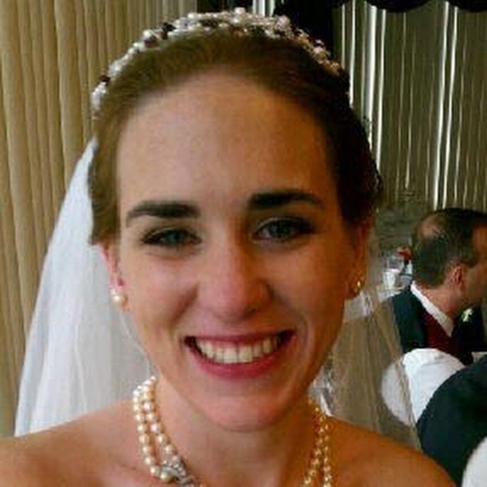 Meet your Posher, Larissa